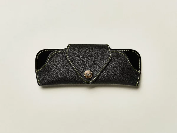OLD SCHOOL SNAP CASE